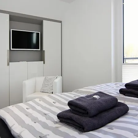 Am Yachthafen In بيناموندا