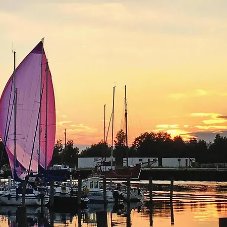 بيت للعطل Am Yachthafen In *