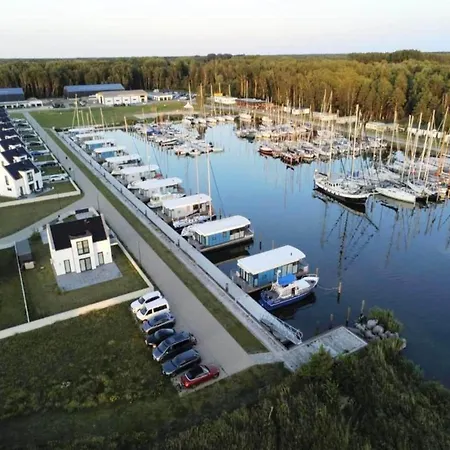 Am Yachthafen In بيت للعطل *