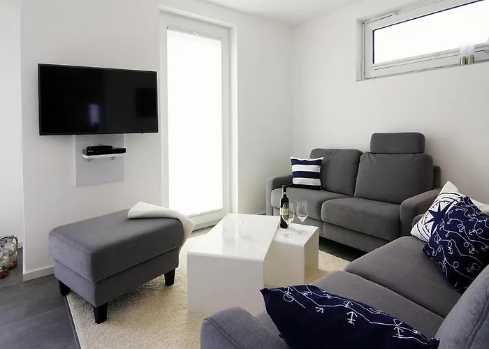 Am Yachthafen In * Peenemunde