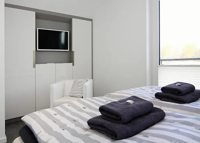 Am Yachthafen In Peenemunde