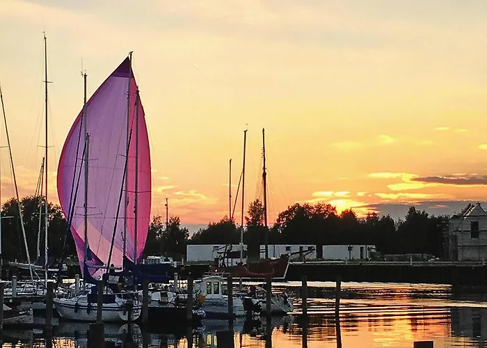 Vakantiehuis Am Yachthafen In *