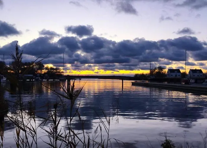 Am Yachthafen In * Peenemunde